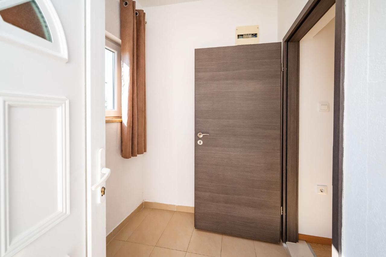 Apartment Maia Lena For Family Jasenice (Zadar) Exterior foto